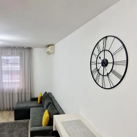 7 Apartment *