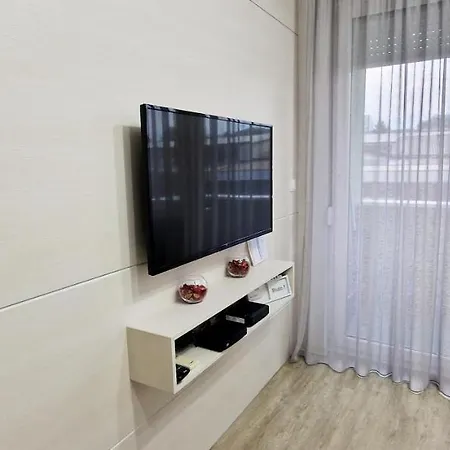 7 Apartment *